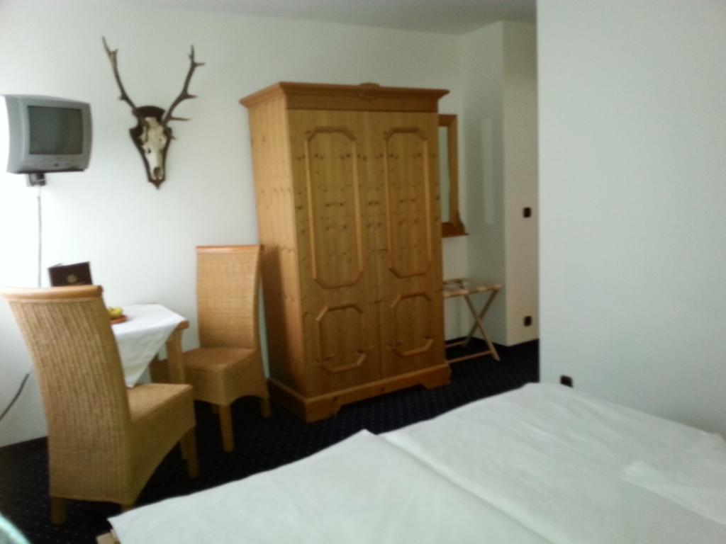 Hotel Brucker Gastehaus Fuerstenfeldbruck Zimmer foto